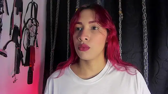 Snapshot of charrlotte_quinn chatting on 02/16/26, 01:10 charrlotte quinn online show from 02/16/26, 01:10