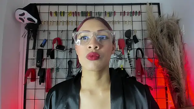 charrlotte quinn online show from 11/28/25, 03:12