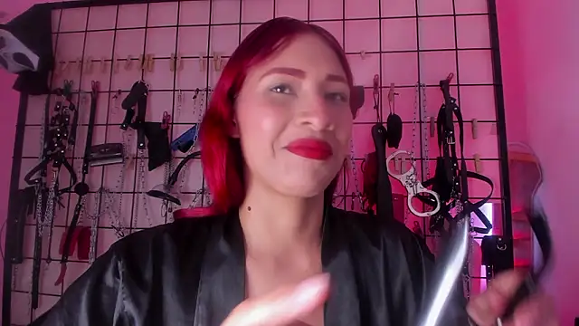 Snapshot of charrlotte_quinn chatting on 01/19/26, 03:38 charrlotte quinn online show from 01/19/26, 03:38