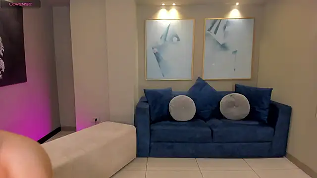 MollySundersX online show from 11/14/25, 09:07