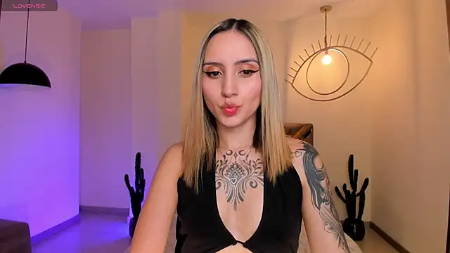 MollySundersX online show from 12/16/25, 08:24