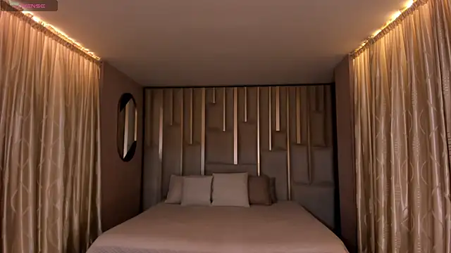 MollySundersX online show from 10/28/25, 08:08