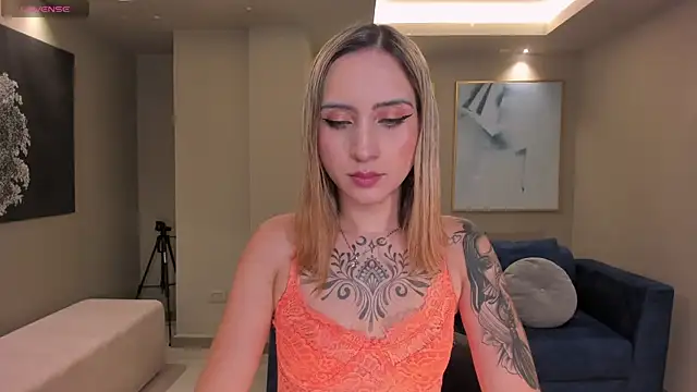 MollySundersX online show from 11/21/25, 08:41