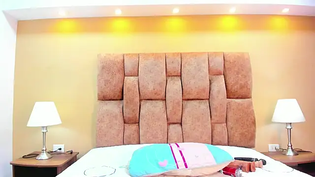 MiiaHot online show from 01/07/26, 08:36