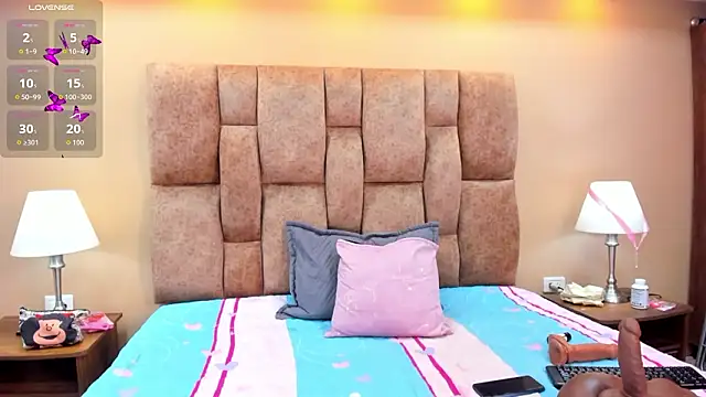 MiiaHot online show from 03/15/26, 04:36