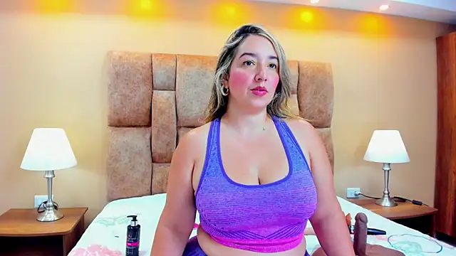 MiiaHot online show from 02/02/26, 07:46