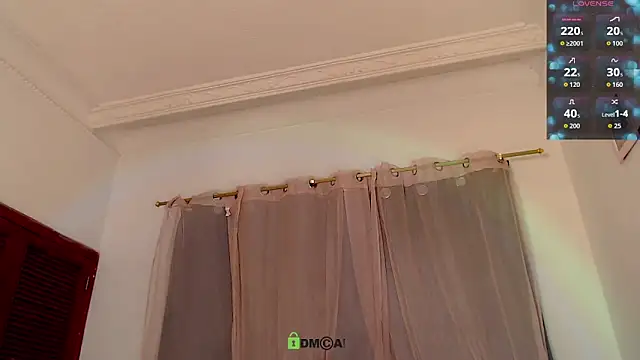 Snapshot of lanaturner_ chatting on 10/20/25, 02:35 lanaturner online show from 10/20/25, 02:35