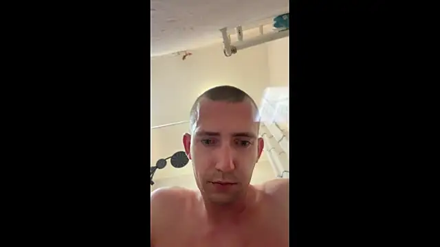 Snapshot of czruz chatting on 06/29/26, 11:37 czruz online show from 06/29/26, 11:37