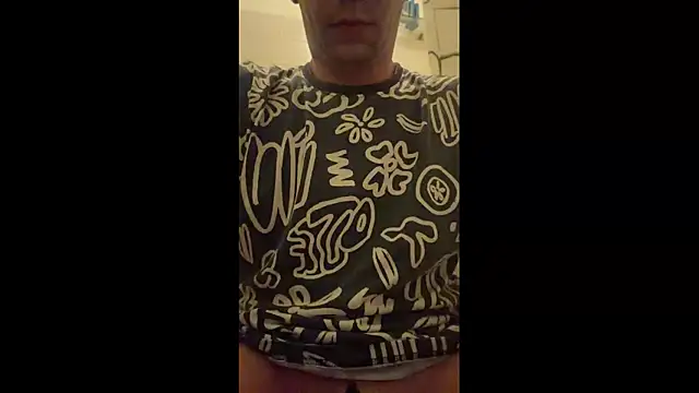 Snapshot of czruz chatting on 06/11/26, 10:18 czruz online show from 06/11/26, 10:18
