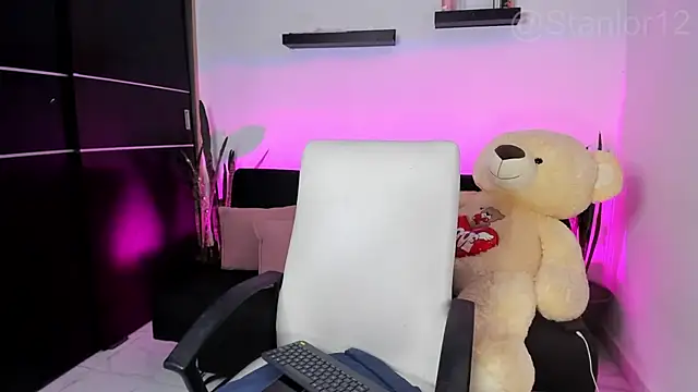 Snapshot of Stanlor1226 chatting on 09/16/25, 12:55 Stanlor1226 online show from 09/16/25, 12:55