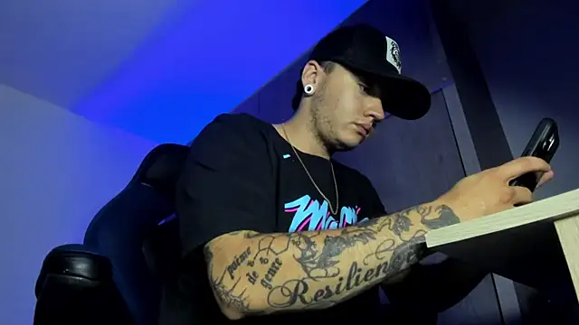 male pussy online show from 11/04/25, 02:37