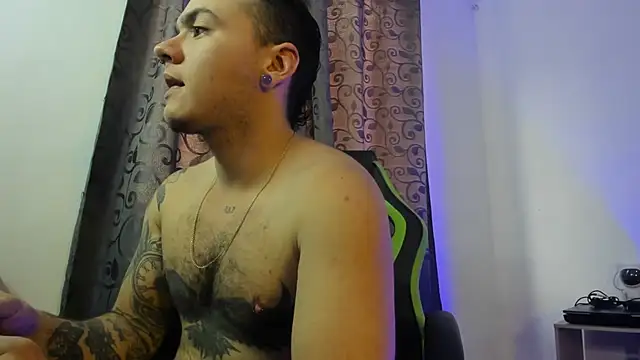 male pussy online show from 09/19/25, 03:27