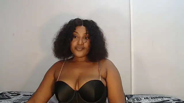 yummydoll97 online show from 01/05/26, 06:22