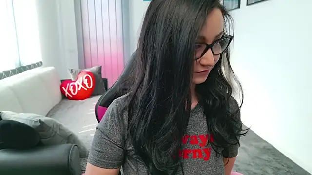 Snapshot of KatherineRyder chatting on 04/18/26, 02:08 KatherineRyder online show from 04/18/26, 02:08
