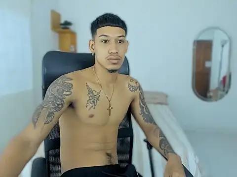 Snapshot of slim_master12 chatting on 09/24/25, 01:39 slim master12 online show from 09/24/25, 01:39