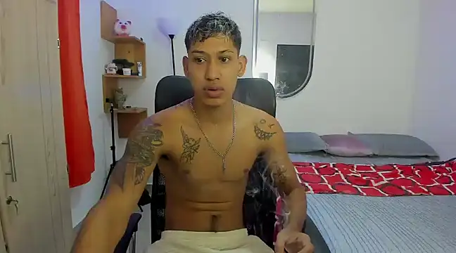 Snapshot of slim_master12 chatting on 03/18/25, 10:50 slim master12 online show from 03/18/25, 10:50