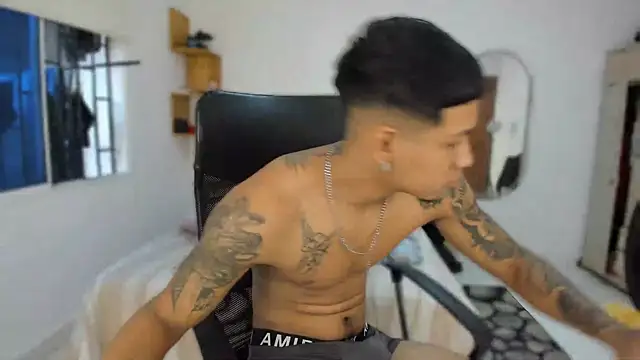 Snapshot of slim_master12 chatting on 09/09/25, 11:52 slim master12 online show from 09/09/25, 11:52