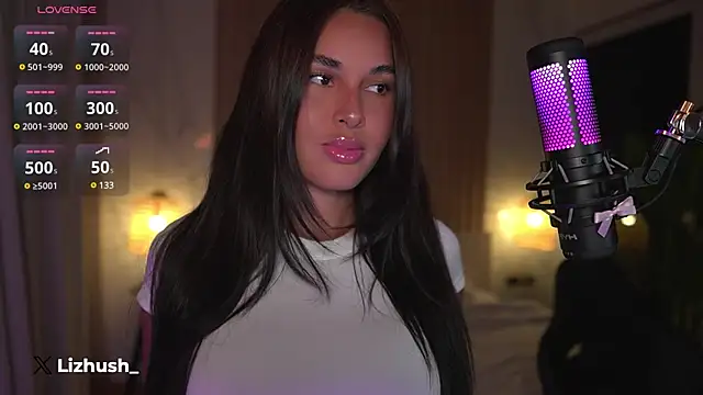 Snapshot of Lizhush_ chatting on 01/05/25, 05:20 Lizhush online show from 01/05/25, 05:20