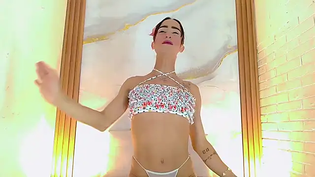 PriscilaRainbow online show from 11/28/25, 09:31