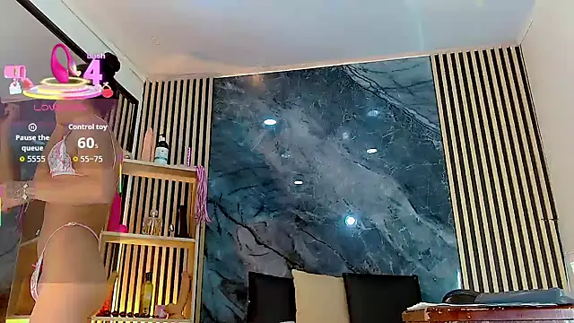 PriscilaRainbow online show from 10/15/25, 08:06