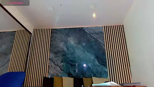 PriscilaRainbow online show from 09/12/25, 08:41