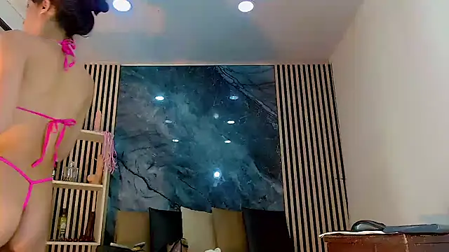 PriscilaRainbow online show from 10/27/25, 08:32