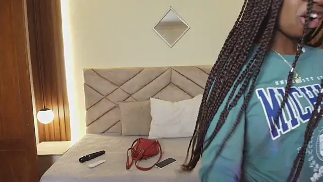 Snapshot of Raquel_jones chatting on 05/31/26, 11:49 Raquel jones online show from 05/31/26, 11:49