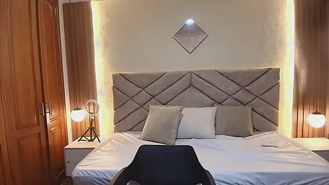 Raquel jones online show from 03/27/26, 01:45