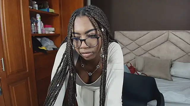 Raquel jones online show from 10/27/25, 07:15