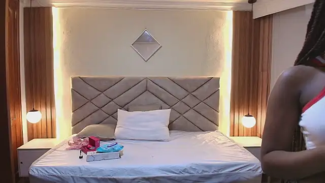 Raquel jones online show from 04/15/26, 11:49