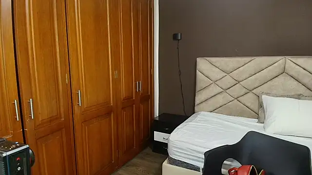 Raquel jones online show from 10/24/25, 11:53