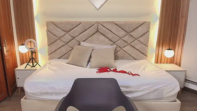 Raquel jones online show from 03/23/26, 12:05