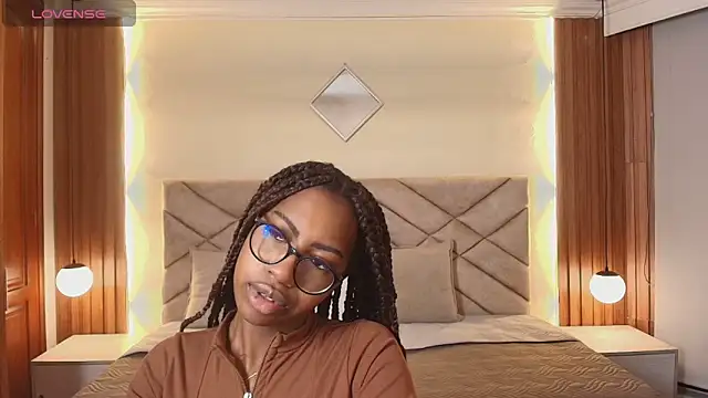 Snapshot of Raquel_jones chatting on 05/02/26, 11:59 Raquel jones online show from 05/02/26, 11:59