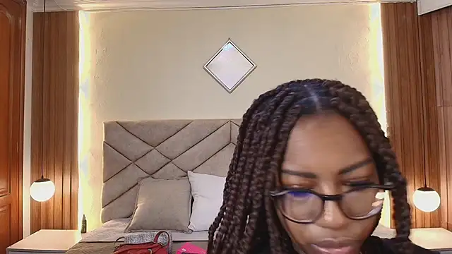 Snapshot of Raquel_jones chatting on 04/25/26, 11:57 Raquel jones online show from 04/25/26, 11:57