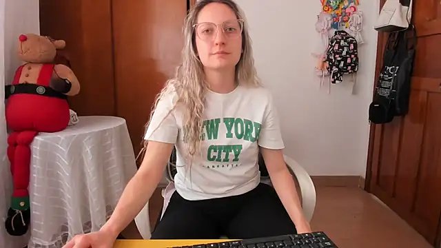 Adele johnsonn1 online show from 03/25/26, 04:06