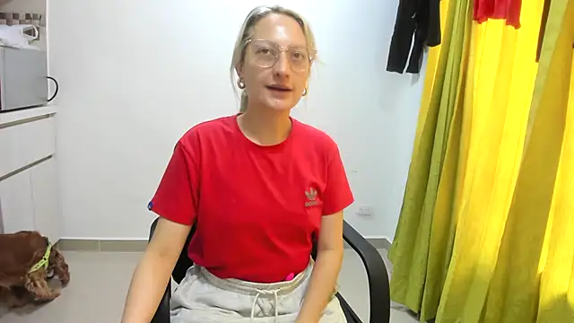 Snapshot of Adele_johnsonn1 chatting on 03/05/25, 02:34 Adele johnsonn1 online show from 03/05/25, 02:34