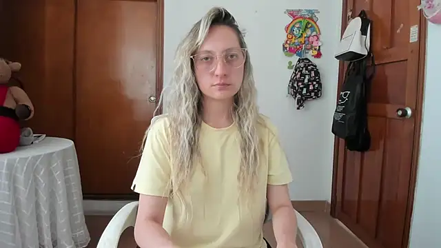 Snapshot of Adele_johnsonn1 chatting on 07/03/26, 04:24 Adele johnsonn1 online show from 07/03/26, 04:24