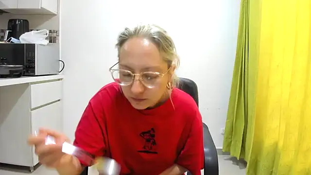 Snapshot of Adele_johnsonn1 chatting on 03/03/25, 06:24 Adele johnsonn1 online show from 03/03/25, 06:24