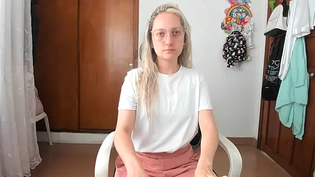 Snapshot of Adele_johnsonn1 chatting on 11/10/25, 03:17 Adele johnsonn1 online show from 11/10/25, 03:17