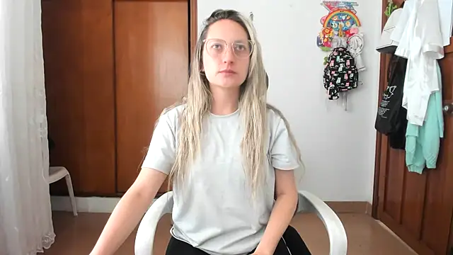 Snapshot of Adele_johnsonn1 chatting on 10/15/25, 02:58 Adele johnsonn1 online show from 10/15/25, 02:58