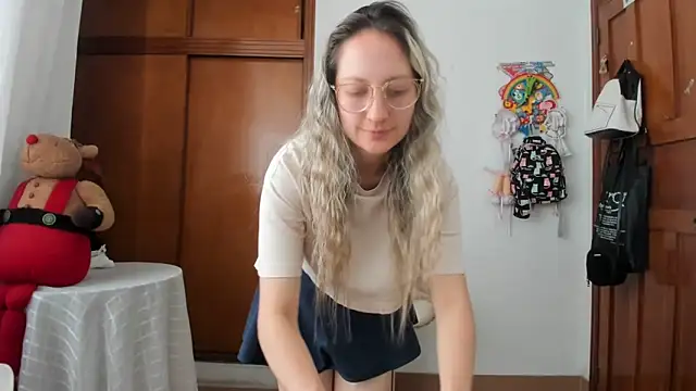 Adele johnsonn1 online show from 03/27/26, 04:19