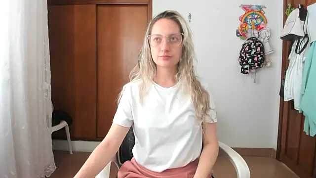 Snapshot of Adele_johnsonn1 chatting on 10/08/25, 03:24 Adele johnsonn1 online show from 10/08/25, 03:24