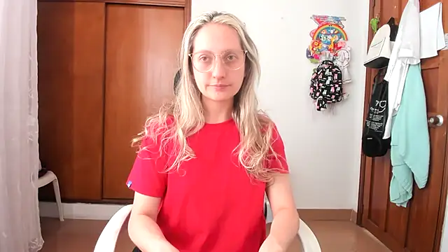 Snapshot of Adele_johnsonn1 chatting on 11/18/25, 03:26 Adele johnsonn1 online show from 11/18/25, 03:26