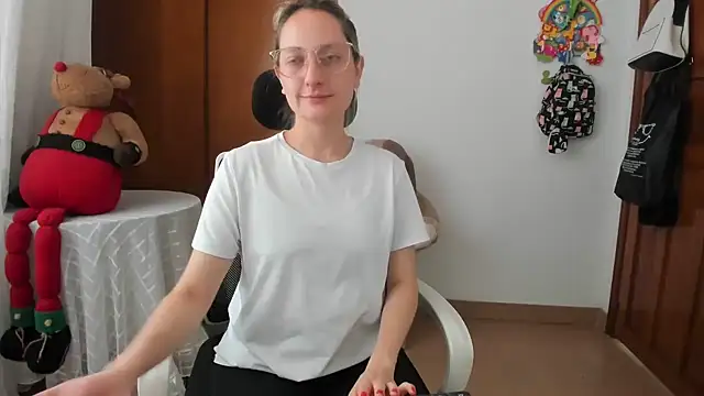 Snapshot of Adele_johnsonn1 chatting on 06/16/26, 04:07 Adele johnsonn1 online show from 06/16/26, 04:07