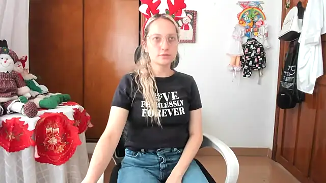 Adele johnsonn1 online show from 12/19/25, 04:09