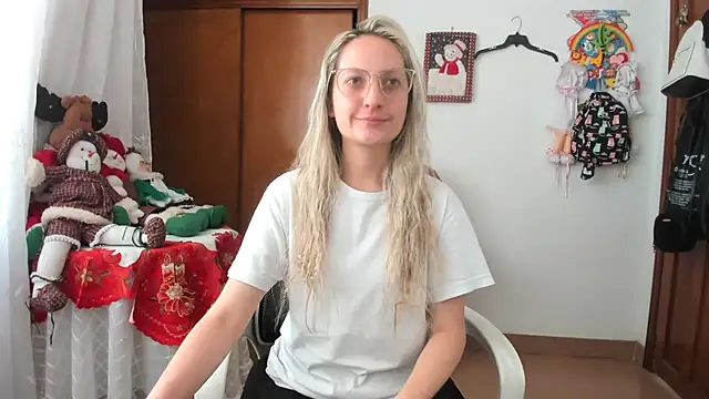 Snapshot of Adele_johnsonn1 chatting on 12/02/25, 03:58 Adele johnsonn1 online show from 12/02/25, 03:58