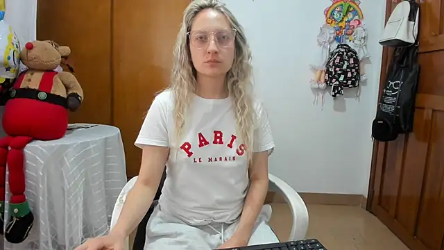 Adele johnsonn1 online show from 04/29/26, 12:20