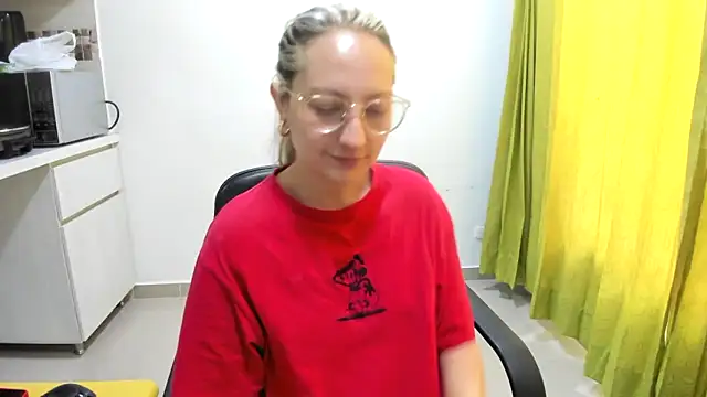 Snapshot of Adele_johnsonn1 chatting on 03/03/25, 03:22 Adele johnsonn1 online show from 03/03/25, 03:22