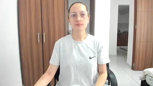 Snapshot of Adele_johnsonn1 chatting on 09/19/25, 02:54 Adele johnsonn1 online show from 09/19/25, 02:54