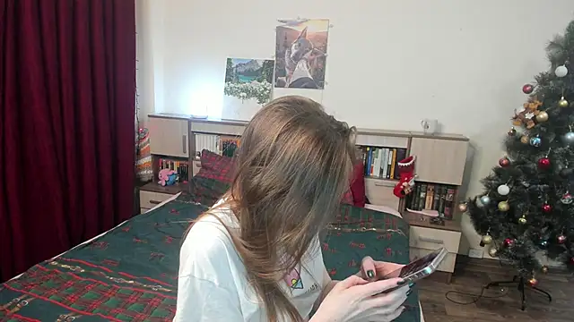 Snapshot of LianaMiller88 chatting on 12/27/24, 02:01 LianaMiller88 online show from 12/27/24, 02:01